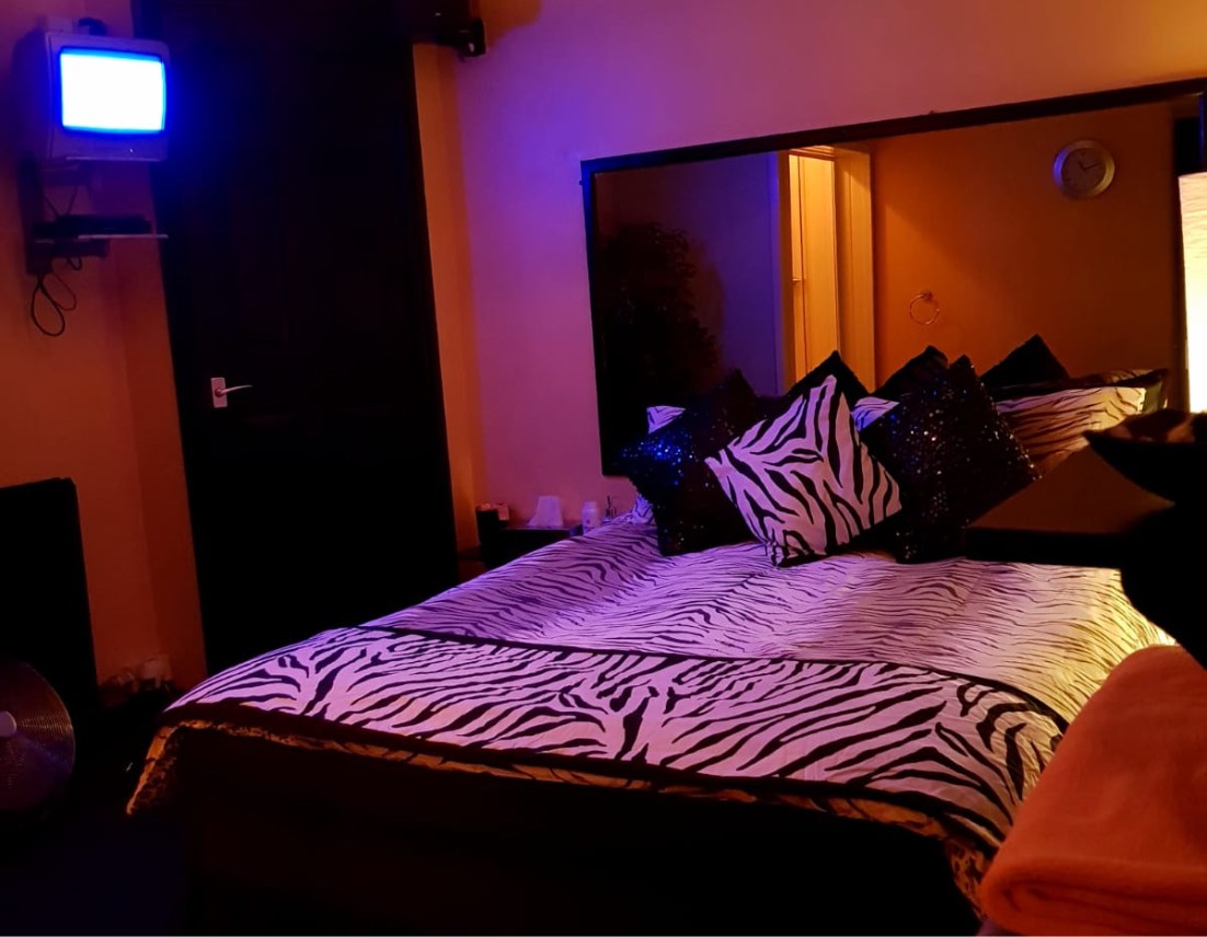 Our Rooms Bath Road Massage Parlour